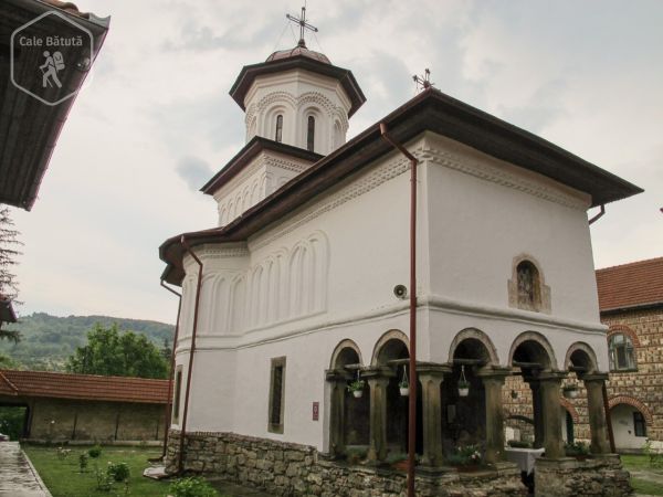 Mănăstirea Sărăcinești